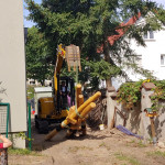 Die ersten Teile für das neue Klettergerüst kommen.