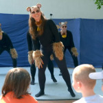 Zum Abschluss kamen die Affen, dargestellt von einigen unser ErzieherInnen.