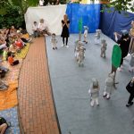 Die Elefanten dargestellt von den "Kleinen Krümeln".